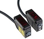 Fotocélula rectangular Omron, Sistema Barrera de Luz, alcance 60 m, salida PNP, Cable de 3 hilos de 2 m., IP67