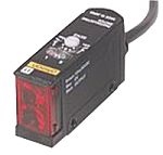 Fotocélula rectangular Omron, Sistema Difuso, alcance 10 mm → 200 mm, salida NPN, Precableado, IP67